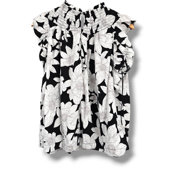 Crown & Ivy Women's Smock Neckline Flutter Sleeve Blouse Black White Size XXL - Picture 2 of 10